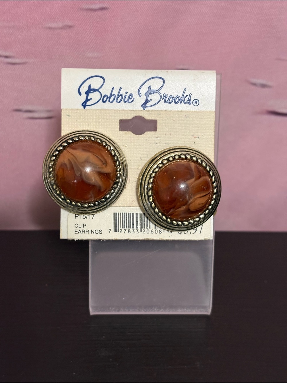 Vintage Bobbie Brooks round clip on earrings marbled brown and amber.  NOS